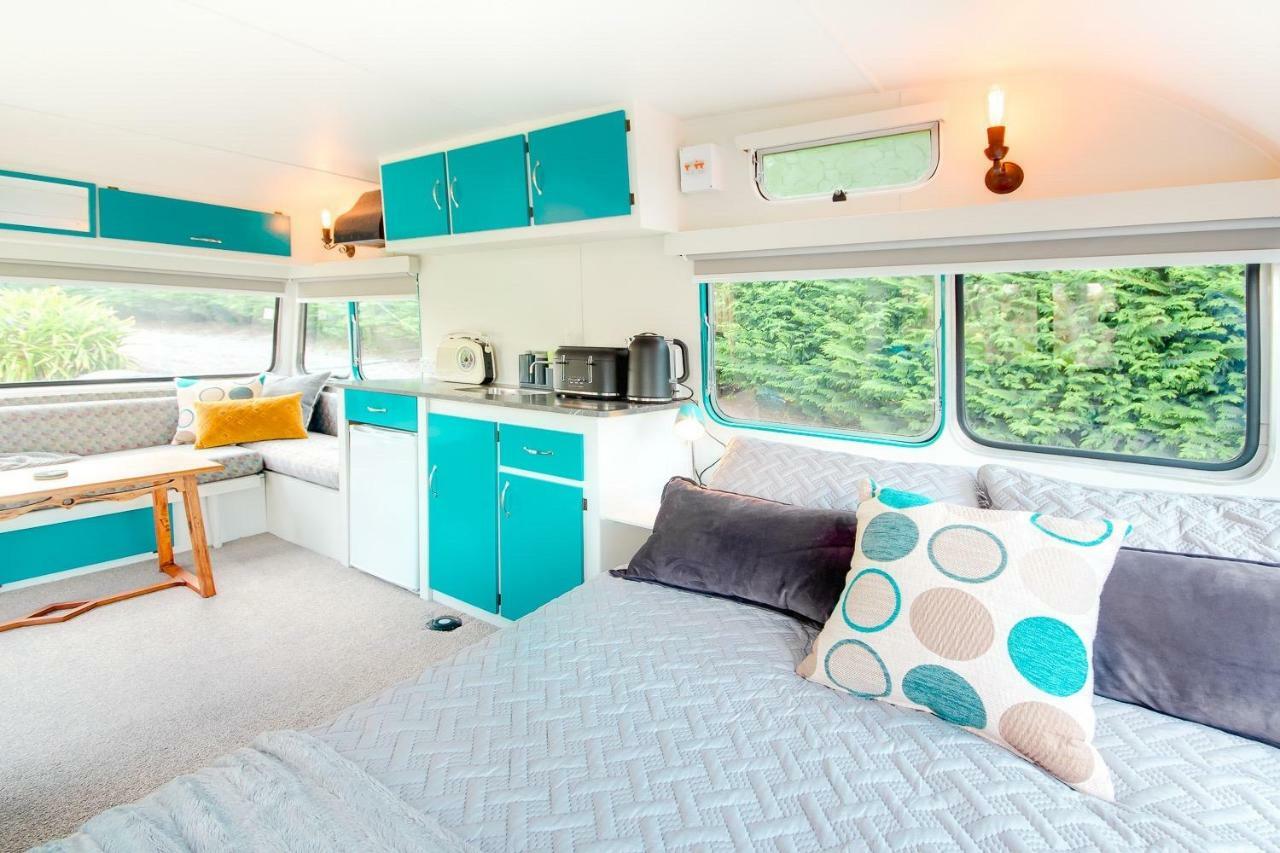 ホテルMountviews Glamping- Retro Caravan Getaway タウポ エクステリア 写真